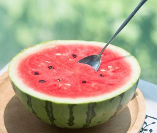 山西网红吃瓜事件